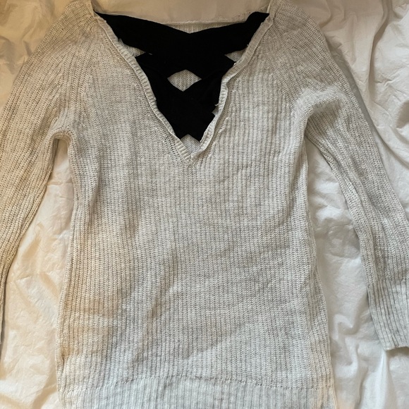 Light grey with black crossed back from Dynamite - Picture 2 of 3